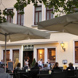 Eine der Gastronomien am Bankplatz: Die Vielharmonie. Foto: Daniel Möller