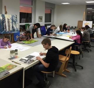 Neben Musik und Tanz werden die Schüler an der Musischen Akademie auch in der Kunst gefördert.