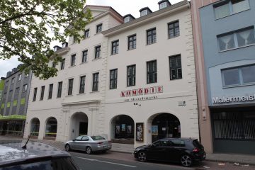 Gesehen und für gut befunden: Aus dem ehemaligen Kino wir die Komödie am Altstadtmarkt. Foto: André Pause