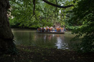 „Eine Floßtour auf der Oker ist urbanes Erlebnis und Naturerfahrung zugleich“ Urheber: Braunschweig Stadtmarketing GmbH / Marek Kruszewski