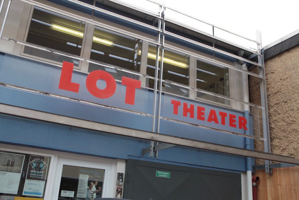 Das LOT Theater befindet sich in einem Hinterhof in der Kaffeetwete. Foto: André Pause